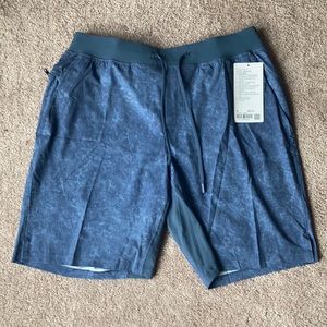 NWT Lululemon THE short 9” Linerless L